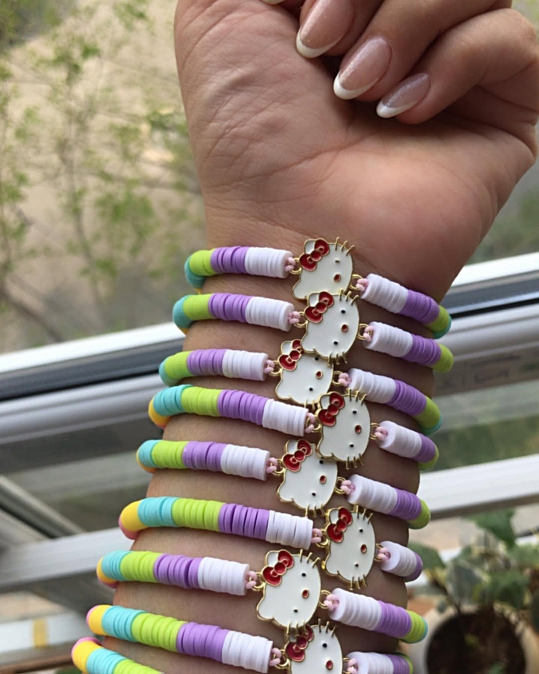 گیفت تولد دستبند هلوکیتی