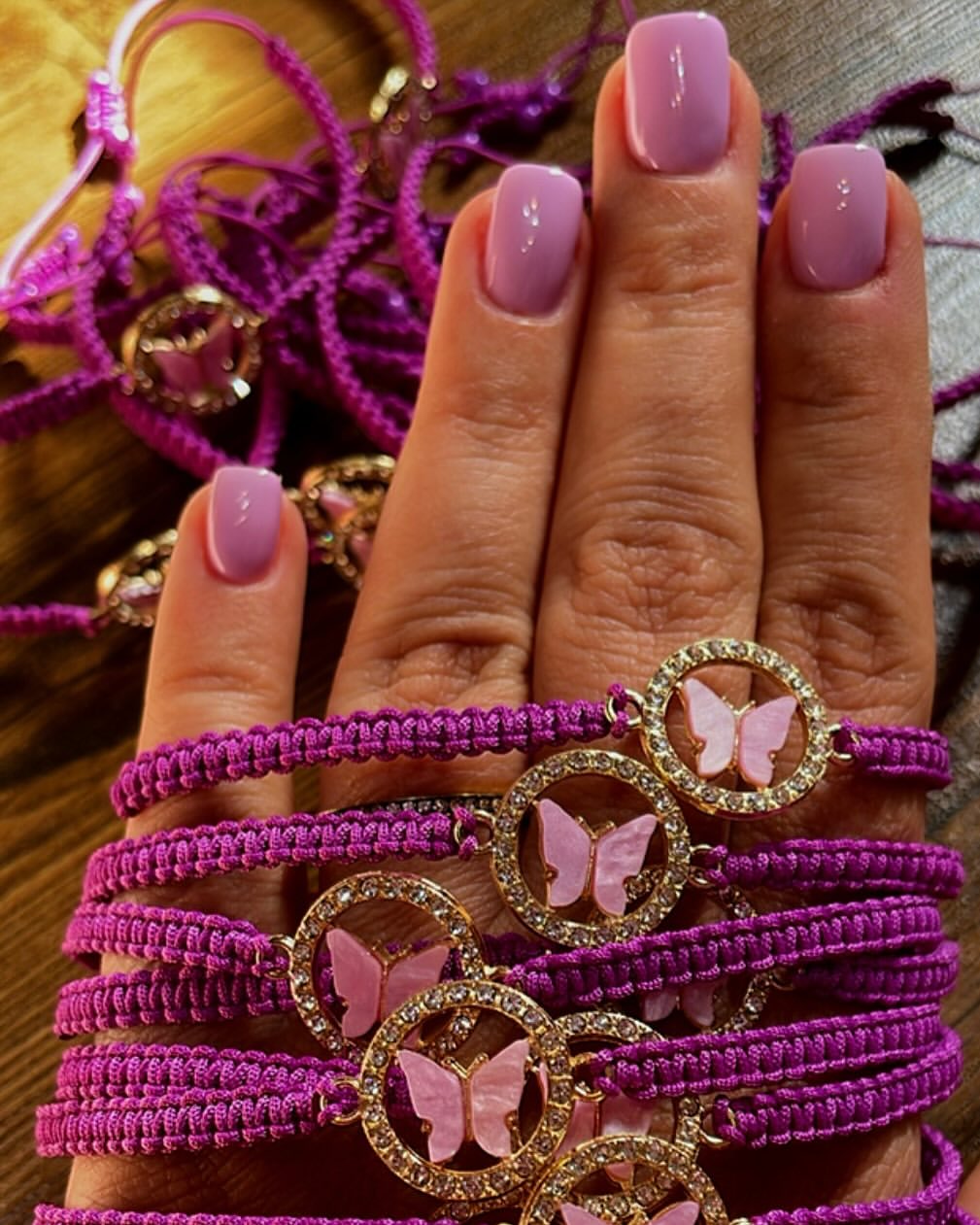 دستبند بافت پروانه ای