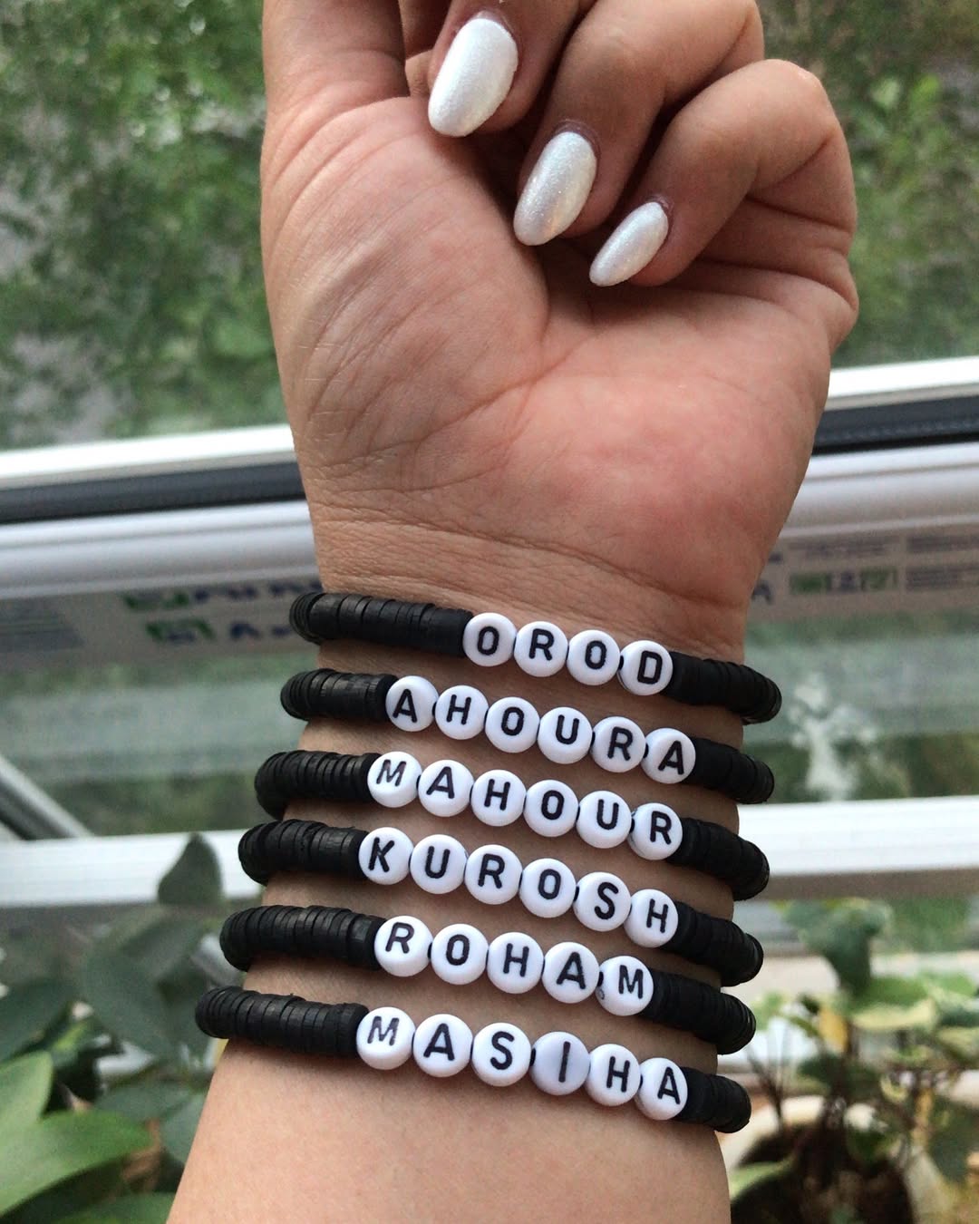 دستبند دخترانه مدل حروف اسم گیفت تولد